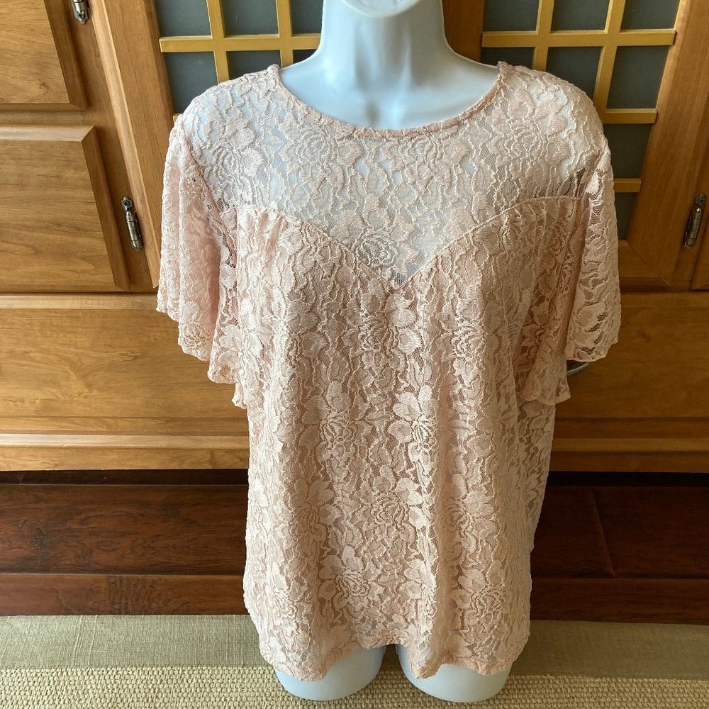 Eve & Maddie Short Sleeve Light  Pink Lace Blouse  Sweetheart Neckline Large